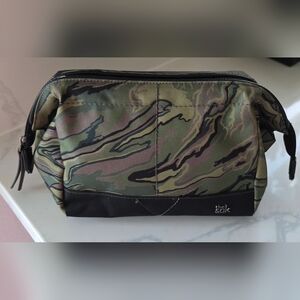 The Sak Camo‎ Camouflage Cosmetic Makeup Bag New Without Tag